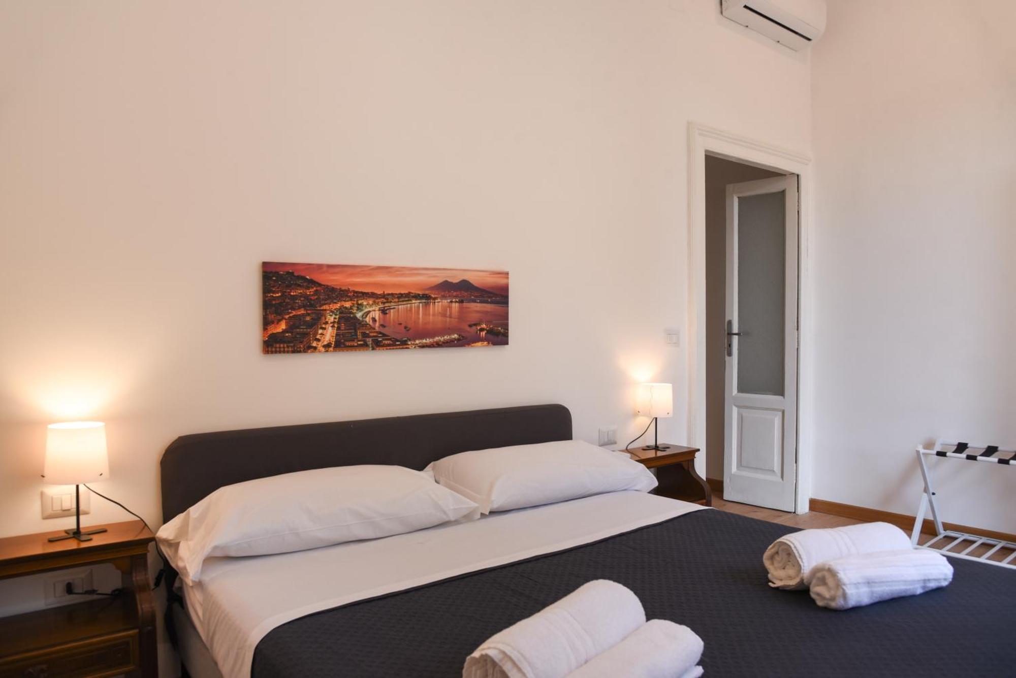 Appartement Downtown Umberto 74 à Naples Extérieur photo